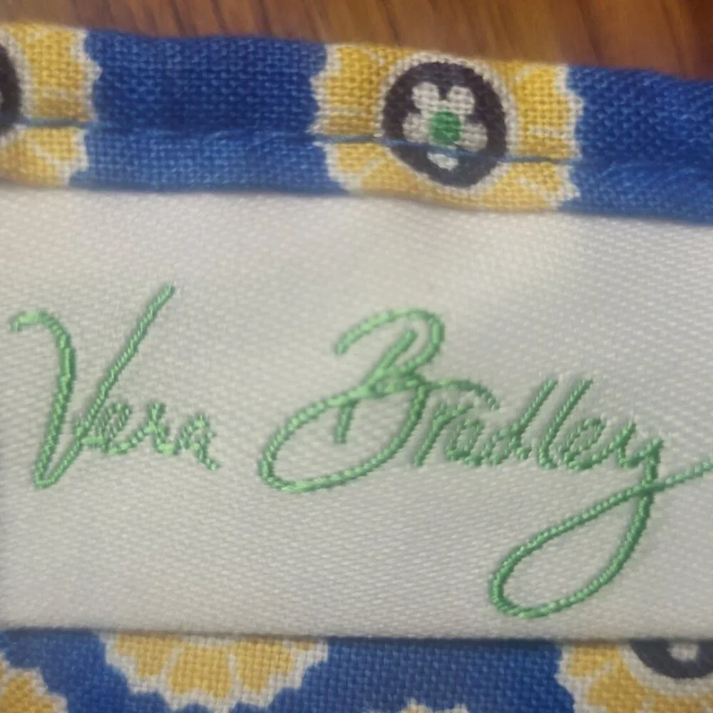 Vera Bradley ~ Rivera Blue Tri - Fold Wallet ~ Excellent / New Condition - Picture 7 of 7